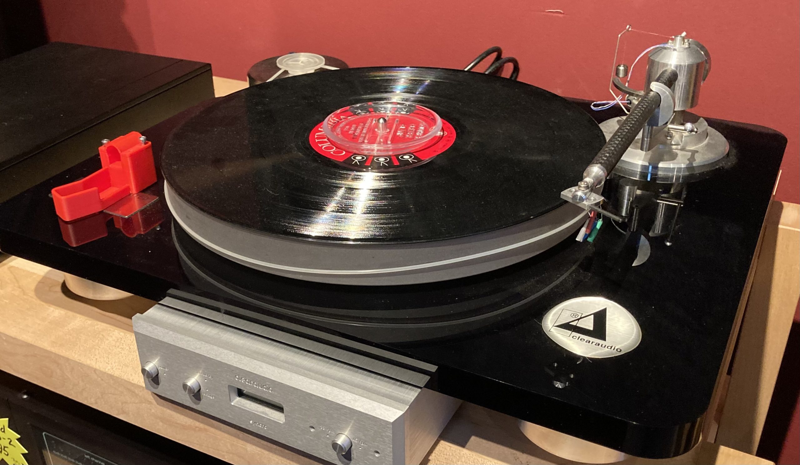 Clearaudio Champion Limited w/Unify tonearm & Syncro power supply